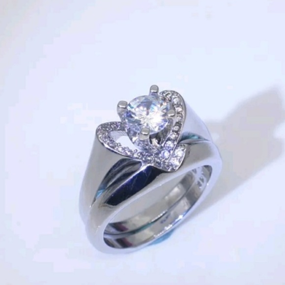 Aprilsplace Jewelry - Silver Heart Solitaire diamond 2 piece Size 6
